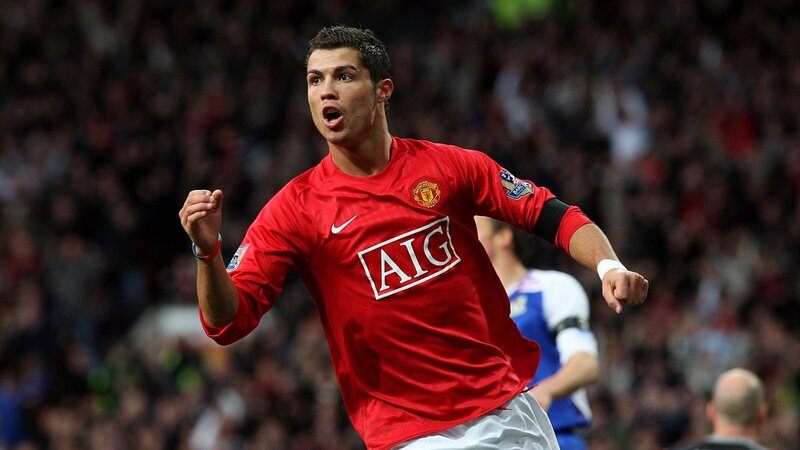 Cristiano Ronaldo từng có thời gian dài thi đấu cho Man đỏ