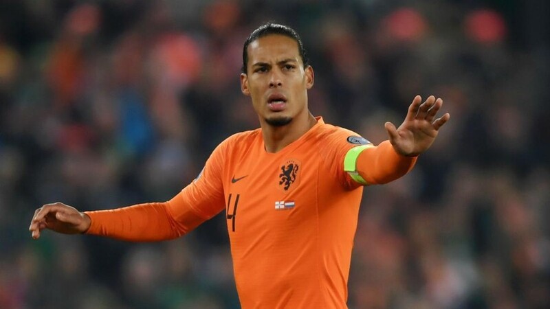 Virgil van Dijk hiện đang đeo băng đội trưởng của ĐT Hà Lan