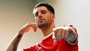 Dominik Szoboszlai kí bản hợp đồng 70 triệu euro với Liverpool năm 2023